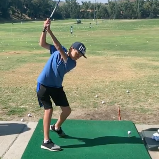 Watch this kid somehow replicate Matthew Wolff's swing in front of